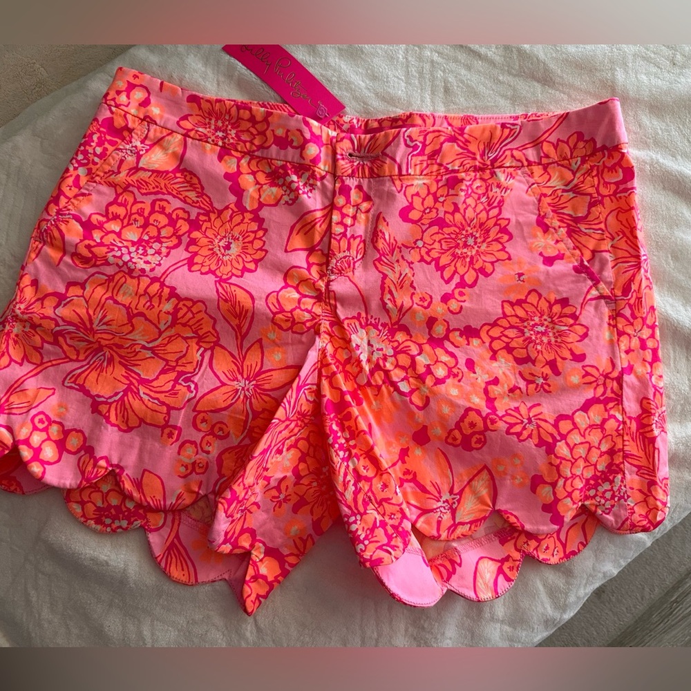 Lilly Pulitzer Pink & Orange Floral Scalloped Hem Shorts - Picture 1 of 3